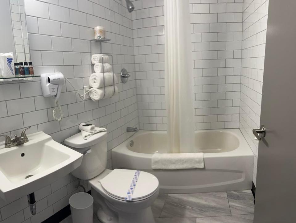Acadian Hotel Stephenville Zewnętrze zdjęcie