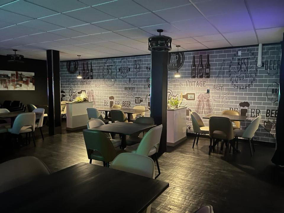 Acadian Hotel Stephenville Zewnętrze zdjęcie