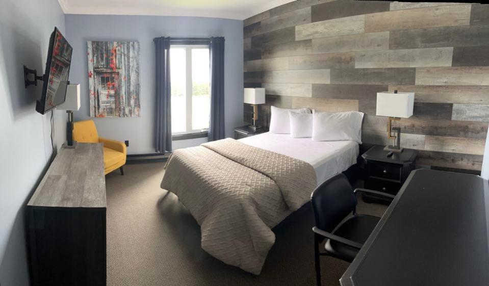 Acadian Hotel Stephenville Zewnętrze zdjęcie
