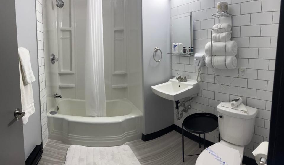 Acadian Hotel Stephenville Zewnętrze zdjęcie