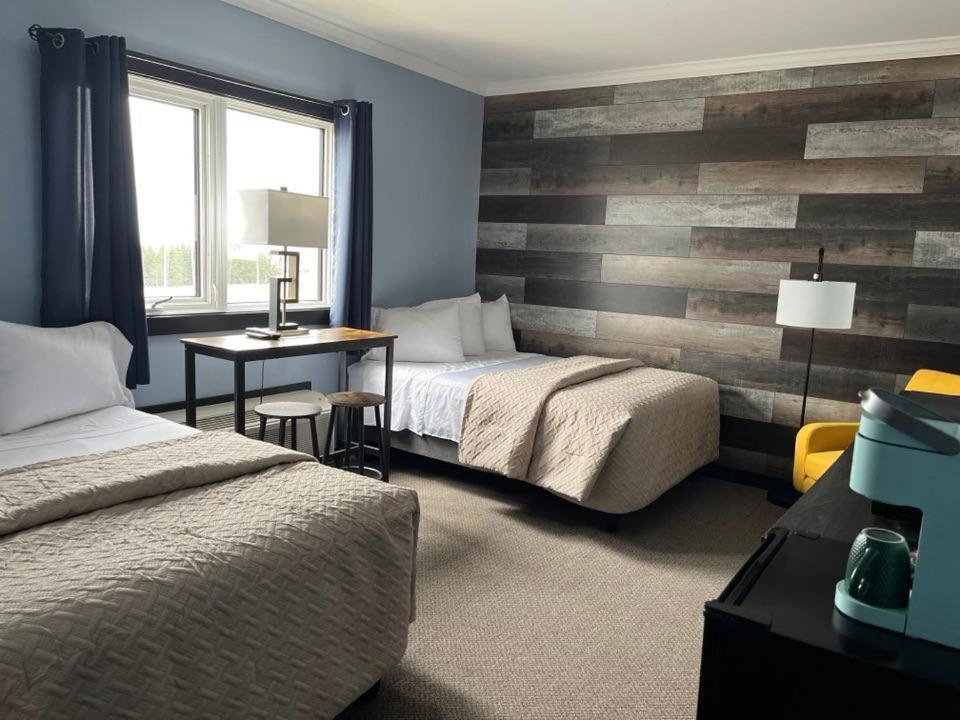 Acadian Hotel Stephenville Zewnętrze zdjęcie